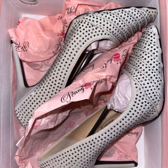 Silver Metallic Diamond Studded Pump Silver Metallic Diamond Studded Pump - Picture 3 of 16